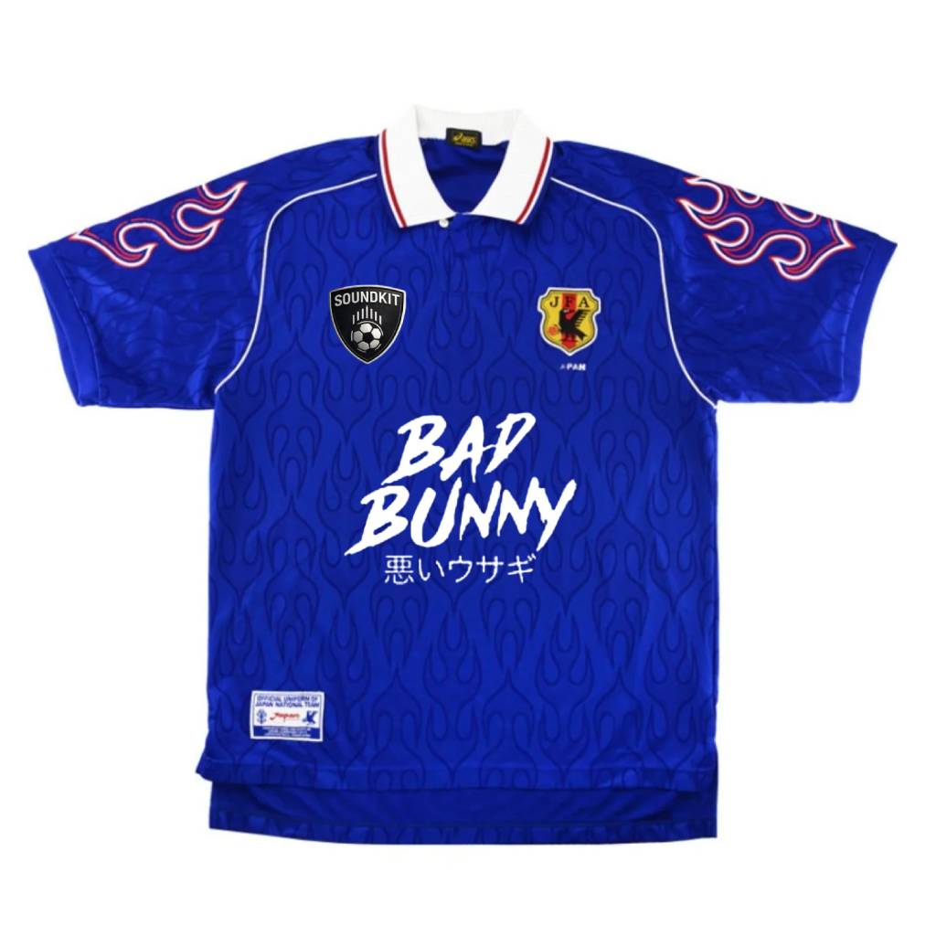 Bad Bunny x Japón Azul